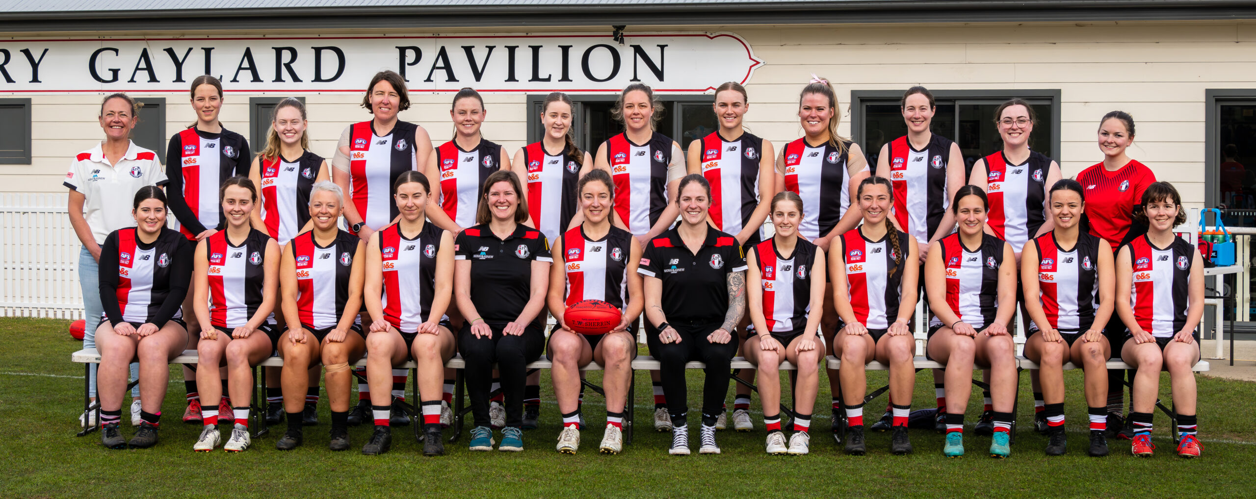 Womens Second Grade 2023 Womens Second Grade players and staff team photo